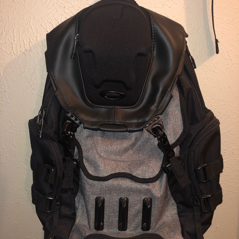 Oakley backpack with tags
